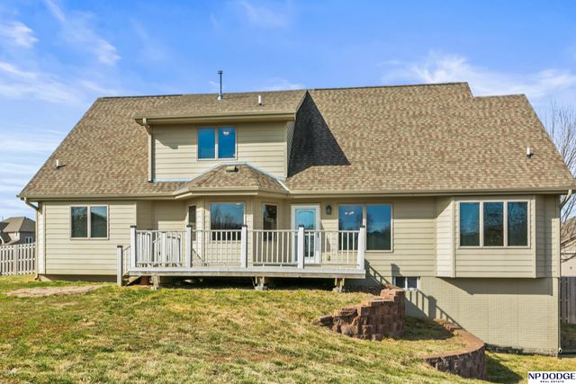 7327 S 95 Street, La Vista, NE 68128