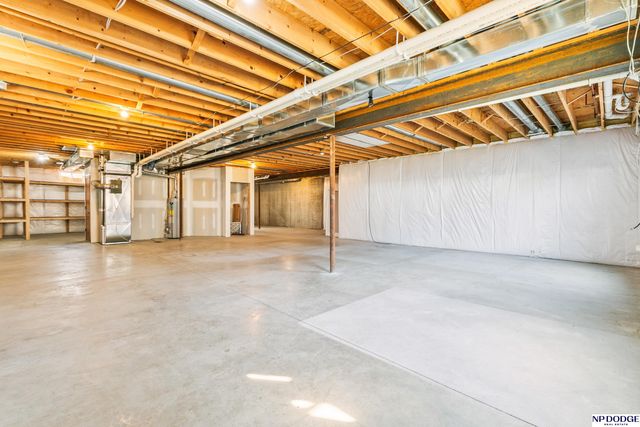 7327 S 95 Street, La Vista, NE 68128