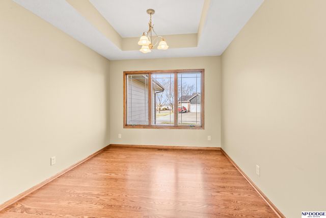 7327 S 95 Street, La Vista, NE 68128