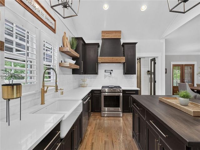 3735 Lakeside Circle, Cumming, GA 30041