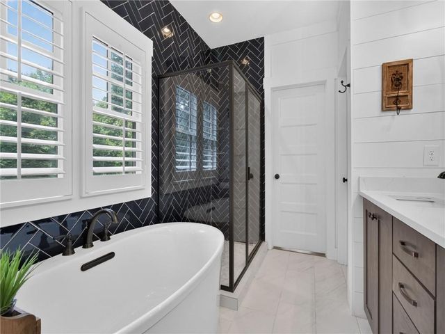 3735 Lakeside Circle, Cumming, GA 30041