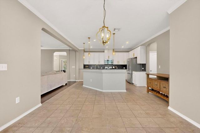 7509 Nunsland DR, Austin, TX 78744