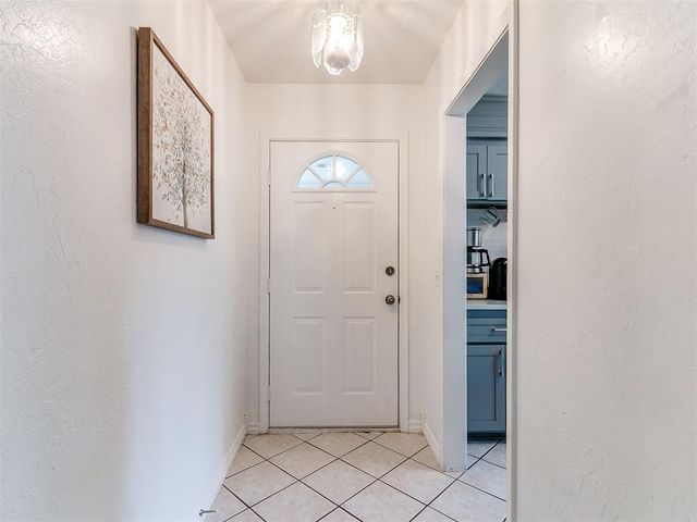 735 Sunset Drive, Edmond, OK 73003
