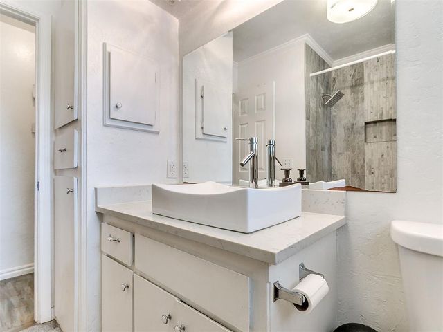 735 Sunset Drive, Edmond, OK 73003