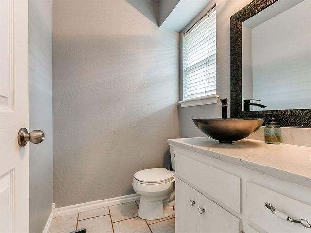 735 Sunset Drive, Edmond, OK 73003