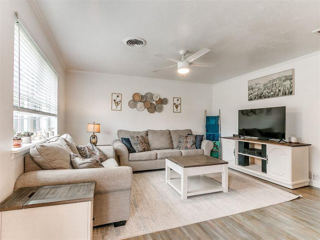 735 Sunset Drive, Edmond, OK 73003