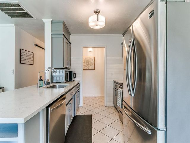 735 Sunset Drive, Edmond, OK 73003