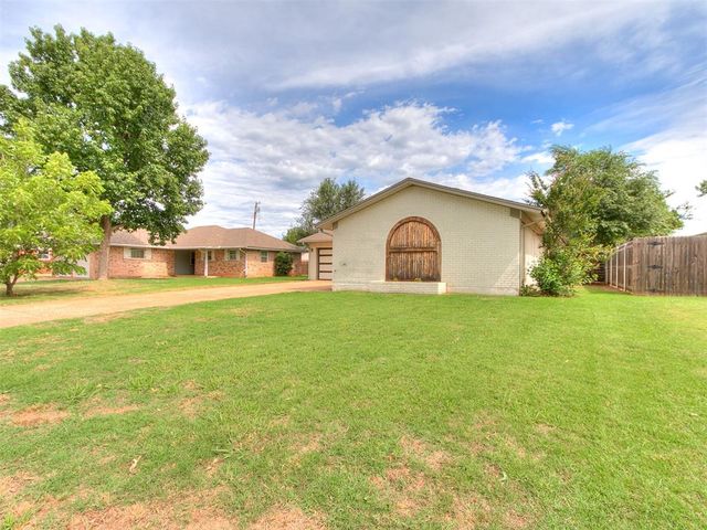 735 Sunset Drive, Edmond, OK 73003