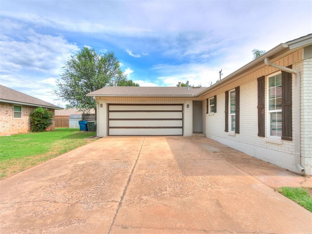 735 Sunset Drive, Edmond, OK 73003