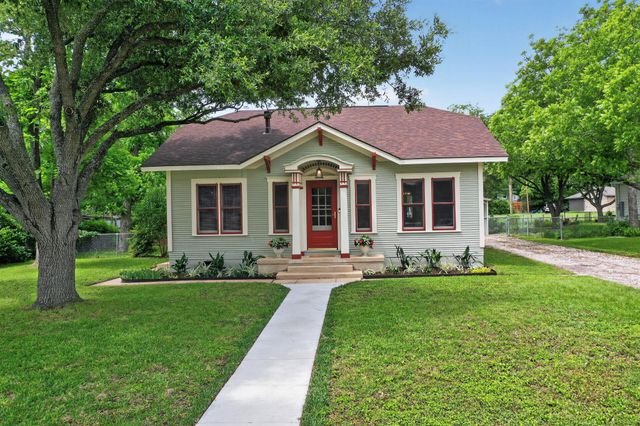 905 Howard ST, Taylor, TX 76574