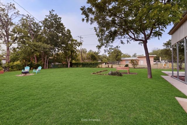 905 Howard ST, Taylor, TX 76574