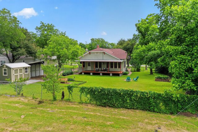 905 Howard ST, Taylor, TX 76574