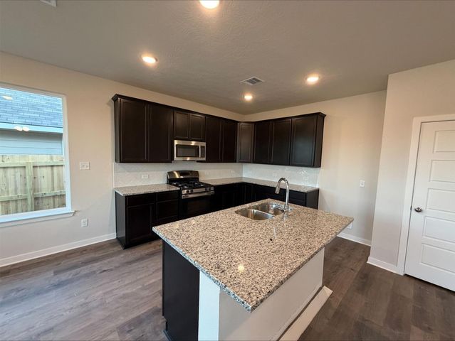 150 Overhill Drive, Huntsville, TX 77320