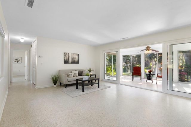 353 LAKE CRESCENT DRIVE, Debary, FL 32713