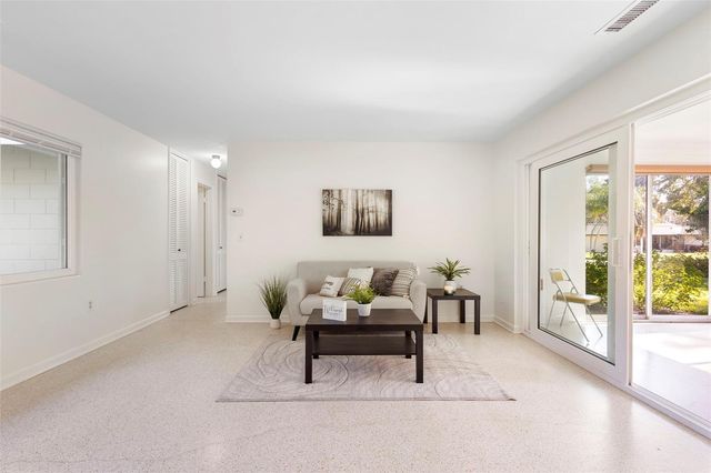 353 LAKE CRESCENT DRIVE, Debary, FL 32713