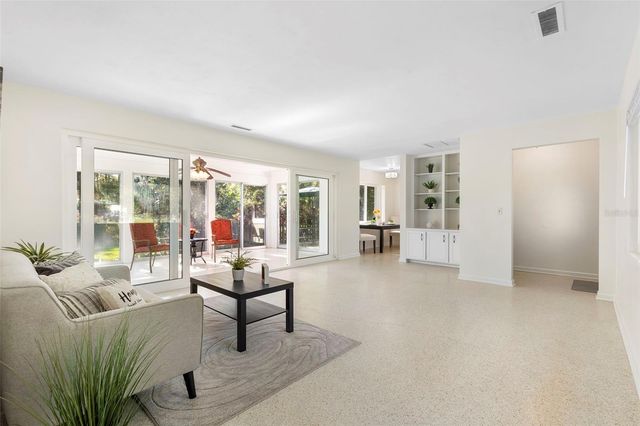 353 LAKE CRESCENT DRIVE, Debary, FL 32713