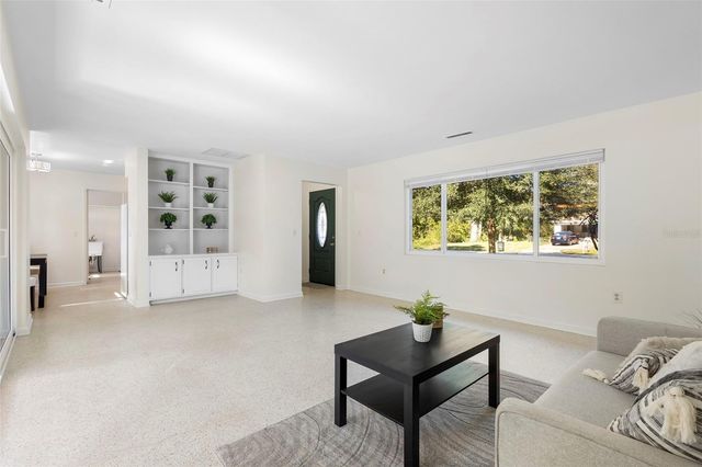 353 LAKE CRESCENT DRIVE, Debary, FL 32713