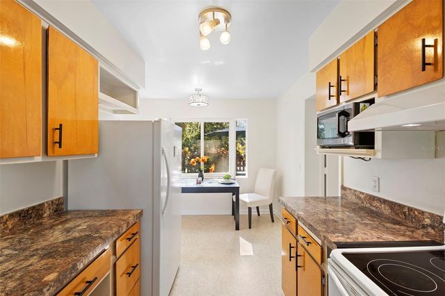 353 LAKE CRESCENT DRIVE, Debary, FL 32713