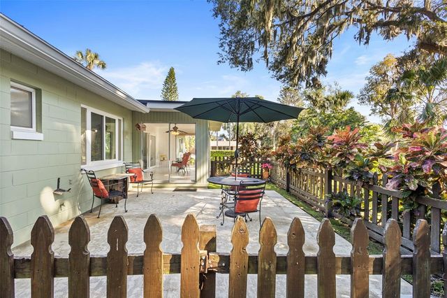 353 LAKE CRESCENT DRIVE, Debary, FL 32713