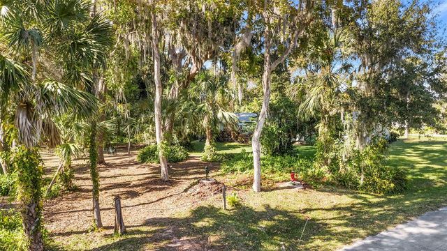 353 LAKE CRESCENT DRIVE, Debary, FL 32713