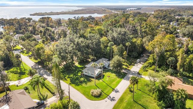 353 LAKE CRESCENT DRIVE, Debary, FL 32713