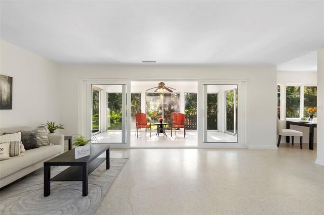 353 LAKE CRESCENT DRIVE, Debary, FL 32713