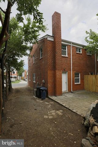 714 FOUR MILE RD, Alexandria, VA 22305