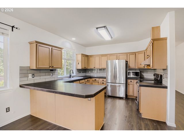 15110 Se EVERGREEN Dr, Portland, OR 97236