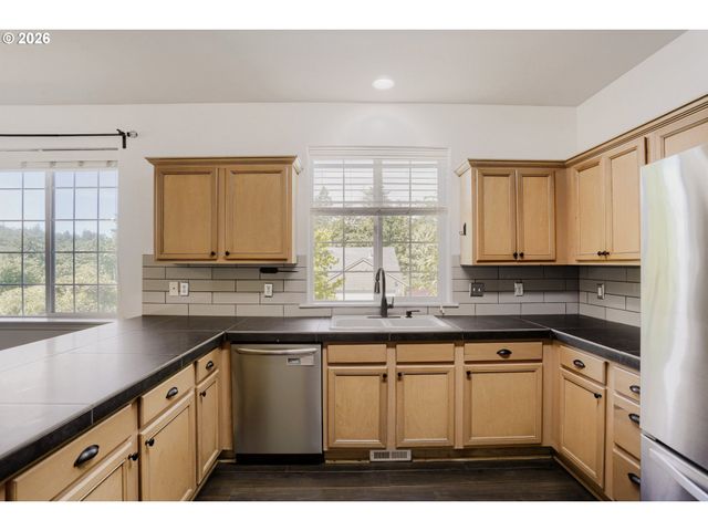15110 Se EVERGREEN Dr, Portland, OR 97236