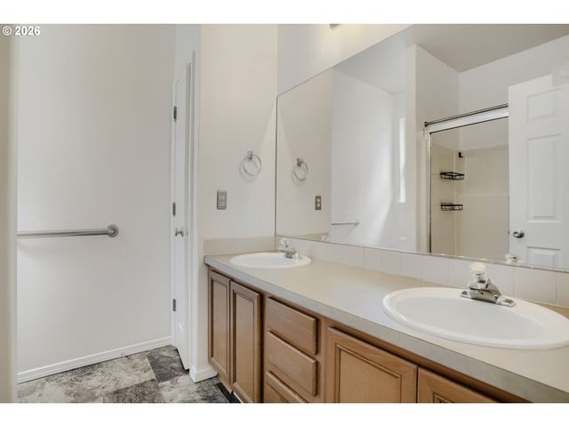 15110 Se EVERGREEN Dr, Portland, OR 97236