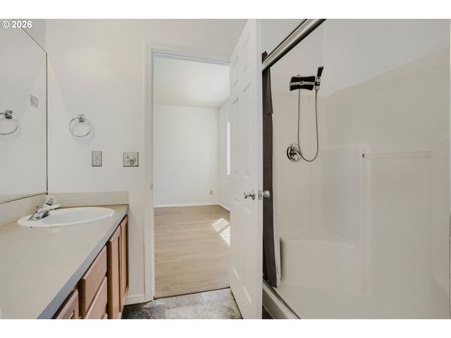 15110 Se EVERGREEN Dr, Portland, OR 97236