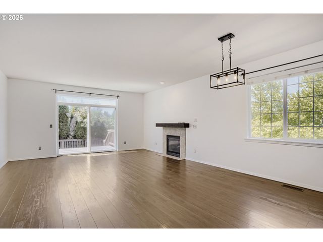 15110 Se EVERGREEN Dr, Portland, OR 97236