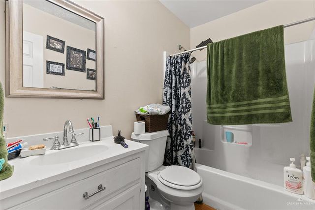 915 E Los Ebanos Street, San Juan, TX 78589