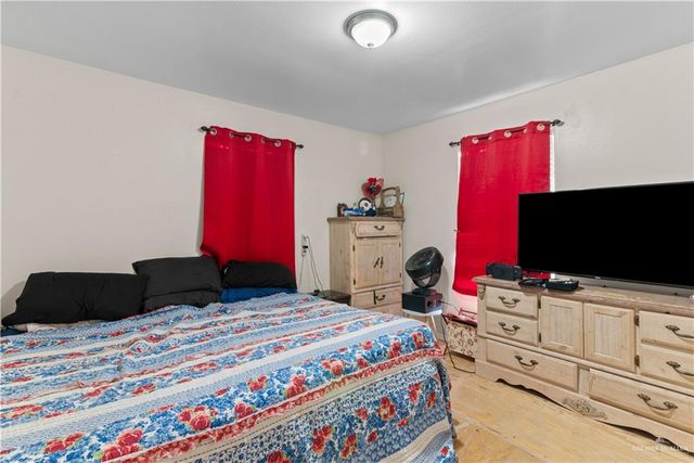 915 E Los Ebanos Street, San Juan, TX 78589