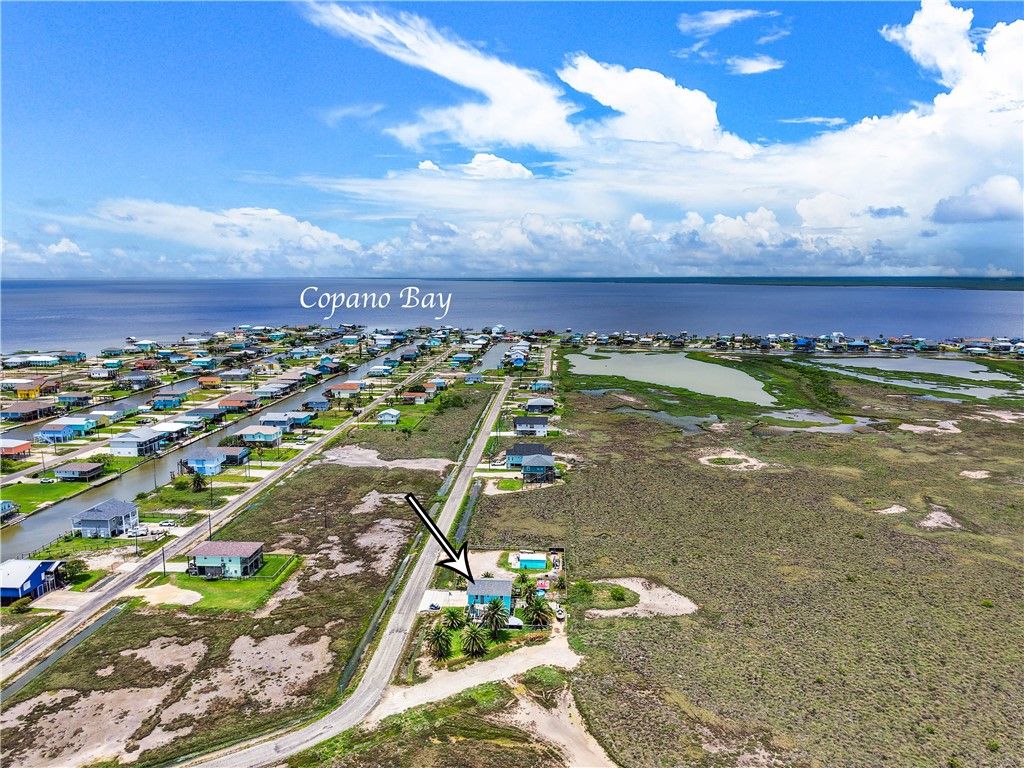 309 Kingfish Dr, Rockport, TX 78382 — photo 2