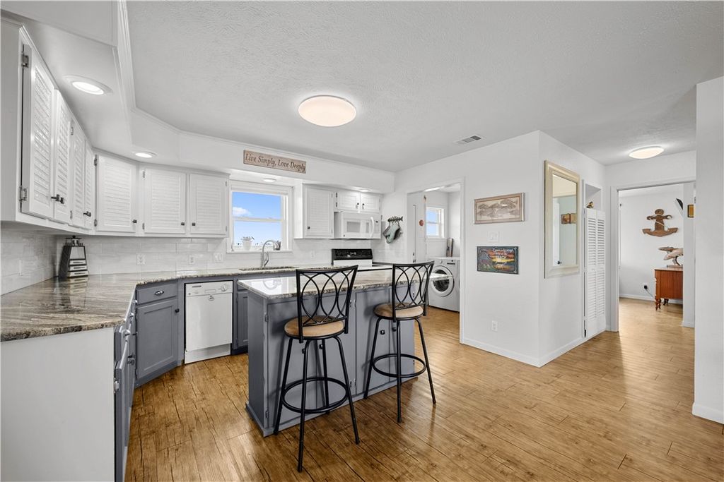 309 Kingfish Dr, Rockport, TX 78382 — photo 5