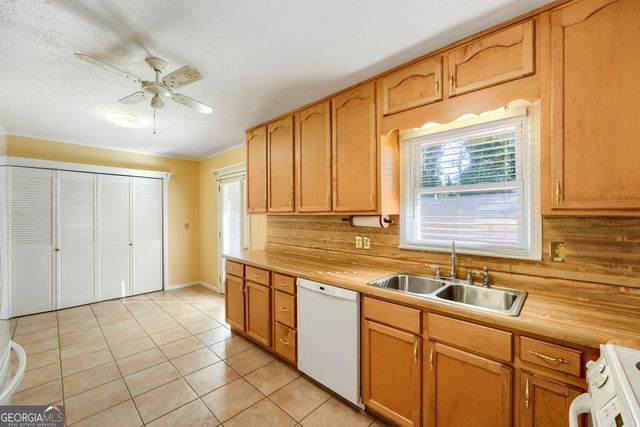 3840 Yates Drive, Lithia Springs, GA 30122