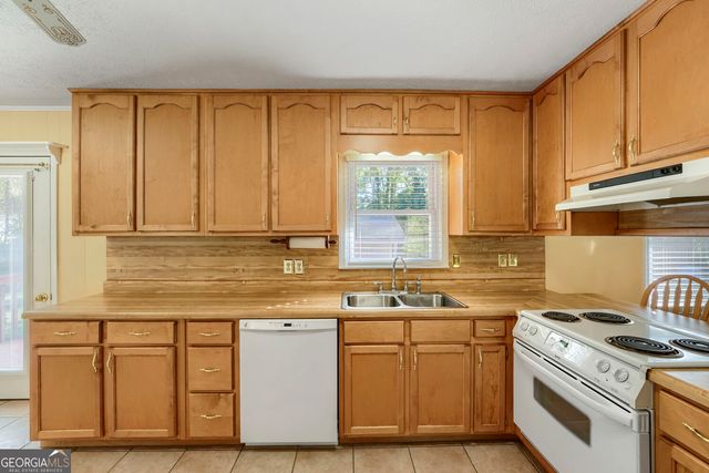 3840 Yates Drive, Lithia Springs, GA 30122