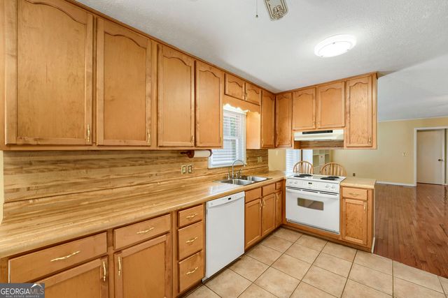 3840 Yates Drive, Lithia Springs, GA 30122