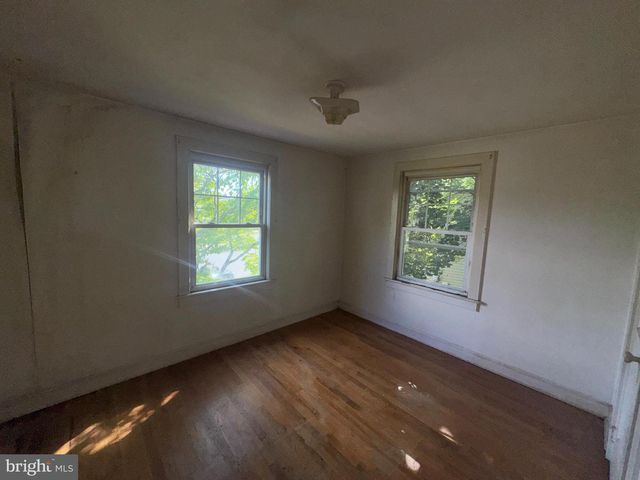 472 CONNECTICUT AVE, Hamilton, NJ 08629