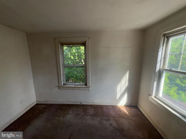 472 CONNECTICUT AVE, Hamilton, NJ 08629