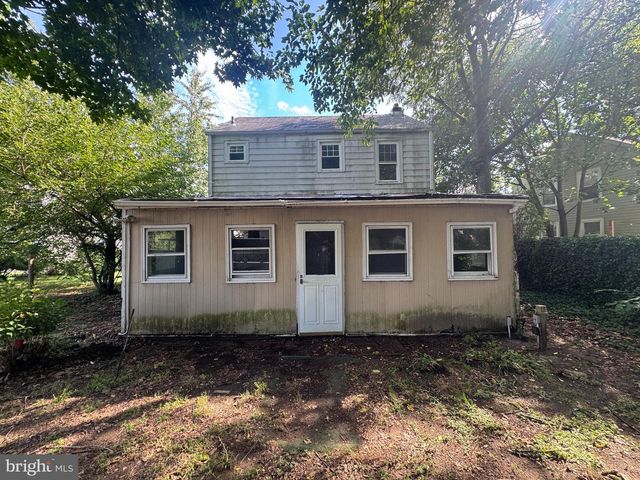 472 CONNECTICUT AVE, Hamilton, NJ 08629