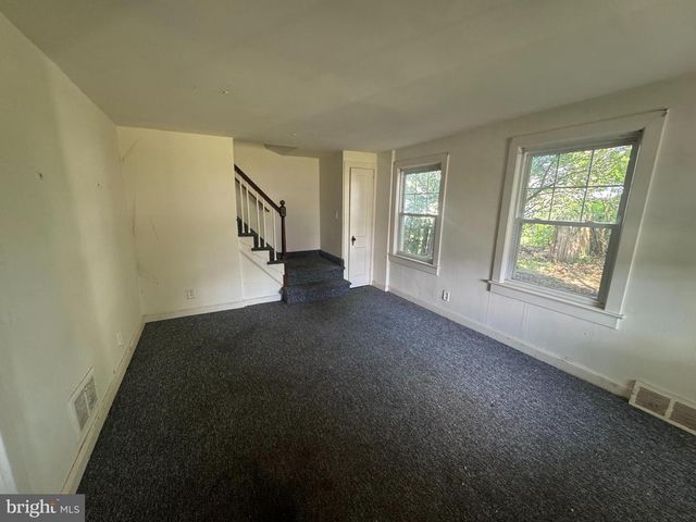 472 CONNECTICUT AVE, Hamilton, NJ 08629