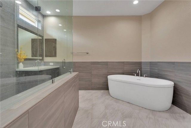 12752 Farmington Street, Oak Hills, CA 92344