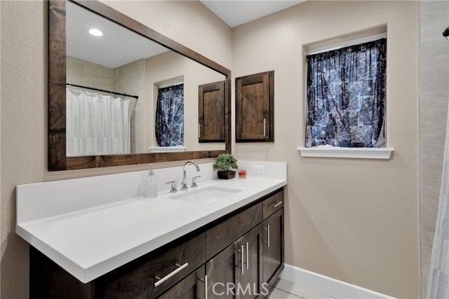 12752 Farmington Street, Oak Hills, CA 92344