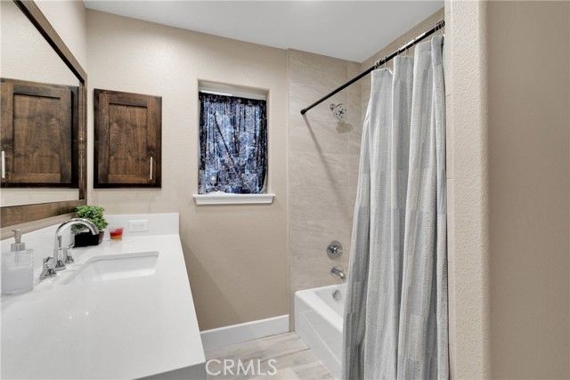 12752 Farmington Street, Oak Hills, CA 92344