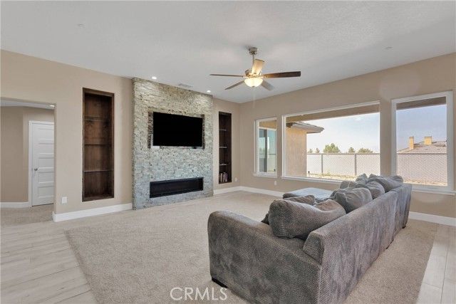 12752 Farmington Street, Oak Hills, CA 92344