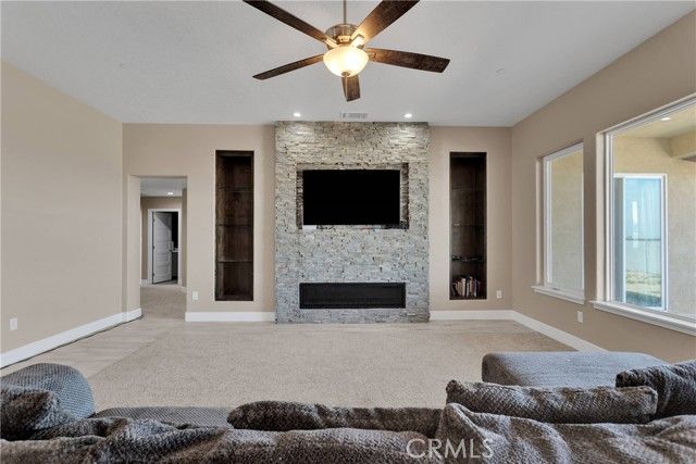 12752 Farmington Street, Oak Hills, CA 92344