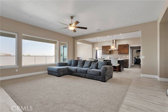 12752 Farmington Street, Oak Hills, CA 92344