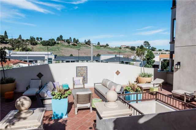 627 Deep Valley Drive 216, Rolling Hills Estates, CA 90274